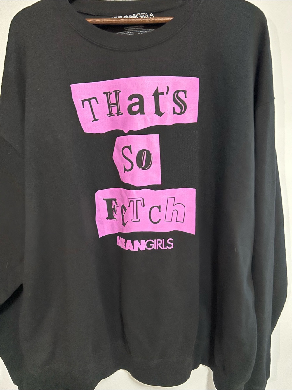 Mean Girls 'That's So Fetch' Black Sweatshirt with Pink Graphic 2X - Picture 2 of 6